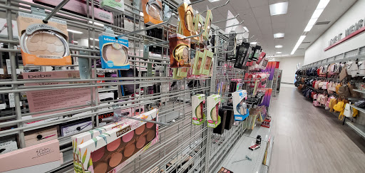 Clothing Store «Burlington Coat Factory», reviews and photos, 275 Main St #4, White Plains, NY 10601, USA