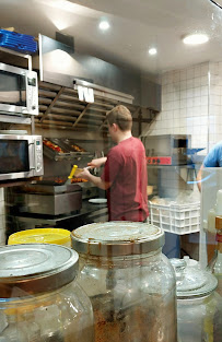 Atmosphère du Restaurant méditerranéen Pita street food méditerranéen à Paris - n°2