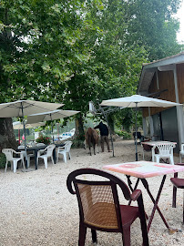 Atmosphère du Restaurant Chez Oscar à Villeton - n°12