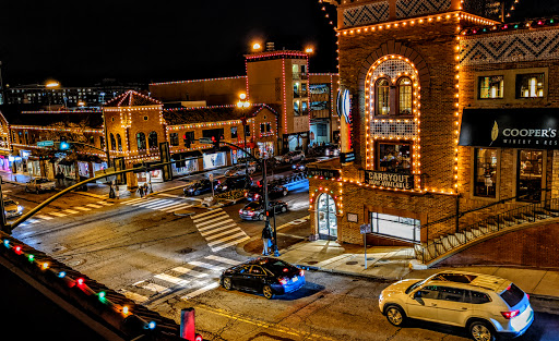 Clothing Store «Vineyard Vines», reviews and photos, 4700 Broadway St, Kansas City, MO 64112, USA