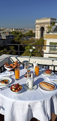 Plats et boissons du Restaurant servant le petit-déjeuner Hôtel Napoléon à Paris - n°2