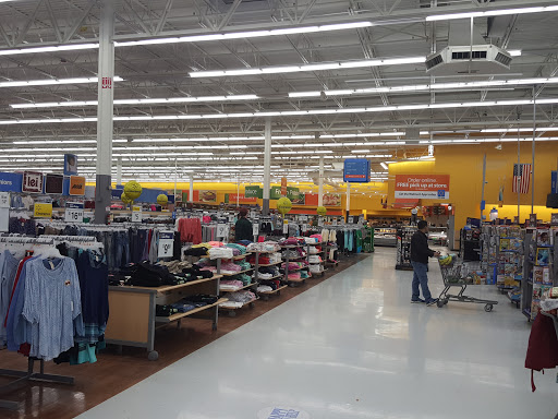Department Store «Walmart Supercenter», reviews and photos, 201 Edwards Blvd, Lake Geneva, WI 53147, USA