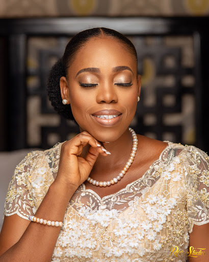 REO Studios, Plot 7&8 Otenioro Layout, Okejebu, 304282, Akure, Nigeria, Photographer, state Ondo