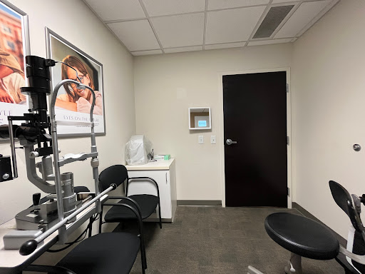 Optometrist «Webb & Associates Family Eye Care of Indiana», reviews and photos, 757 E Lewis and Clark Pkwy, Clarksville, IN 47129, USA