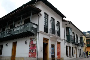 Museo de Trajes image