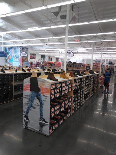 Shoe Store «WSS», reviews and photos, 7900 Sepulveda Blvd, Van Nuys, CA 91405, USA