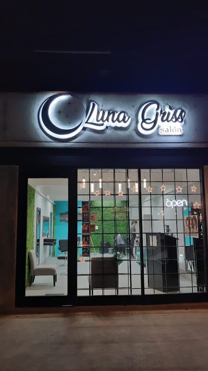 Luna Griss Salon