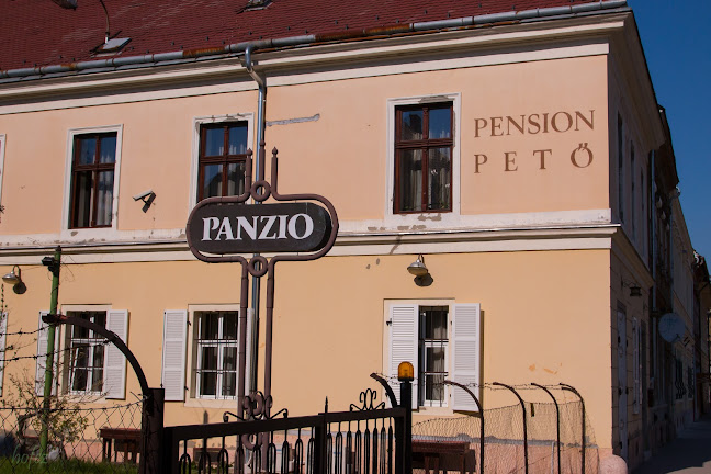 Nyitvatartás: Pető Panzió Győr