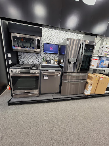 Electronics Store «Best Buy», reviews and photos, 2358 Harlem Ave, North Riverside, IL 60546, USA