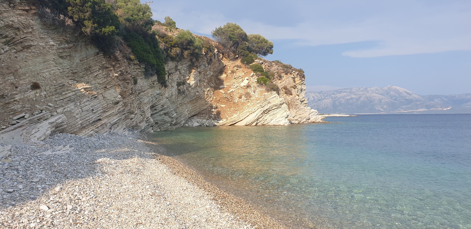 Fotografie cu Kastos beach amplasat într-o zonă naturală