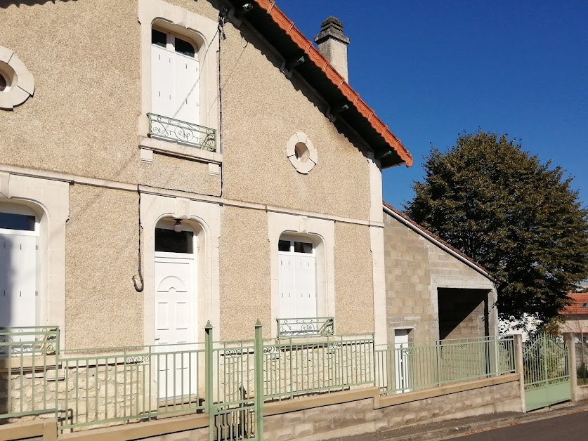 Logement Meublé Idéal pour Courts Séjours Professionnels/Déplacements - Option Logement Entier ou Chambre (Style Airbnb) à Ruelle-sur-Touvre (Charente 16)