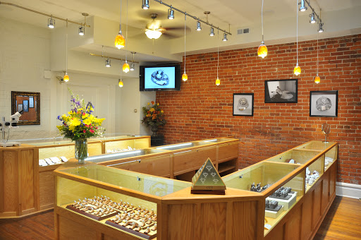 Jewelry Store «Worthington Jewelers», reviews and photos, 692 High St, Worthington, OH 43085, USA