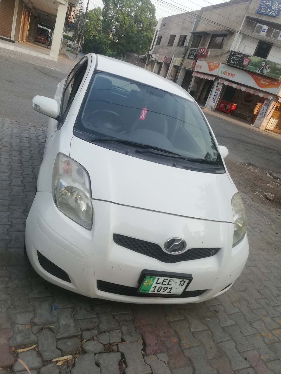 Lahori Rent A Car - Lahore Gulberg 