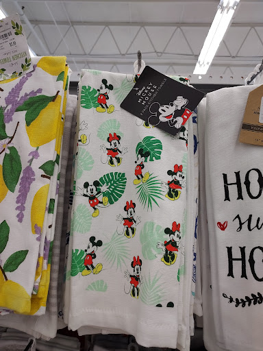 Home Goods Store «Tuesday Morning», reviews and photos, 23314 Farmington Rd, Farmington, MI 48336, USA