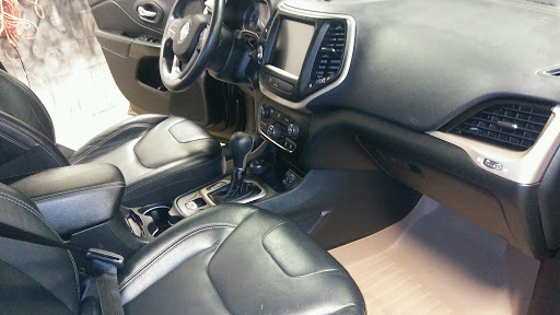 Car Detailing Service «Pretty Car Auto Detailing - Schaumburg, IL», reviews and photos, 707 Remington Rd #5, Schaumburg, IL 60173, USA