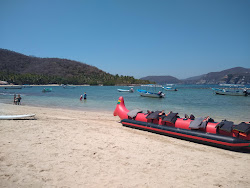 Playa las Gatas'in fotoğrafı uçurumlarla desteklenmiş
