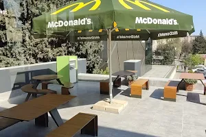 McDonald's Memar Əcəmi image
