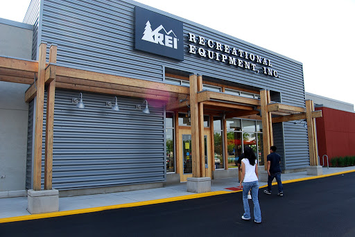 Camping Store «REI», reviews and photos, 1209 E Golf Rd, Schaumburg, IL 60173, USA