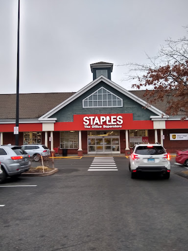 Office Supply Store «Staples», reviews and photos, 113 Mill Plain Rd, Danbury, CT 06811, USA
