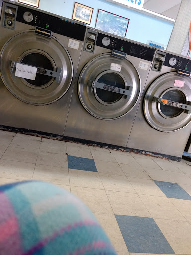 Dry Cleaner «Holly Coin Laundry & Dry Cleaners», reviews and photos, 15199 N Holly Rd, Holly, MI 48442, USA