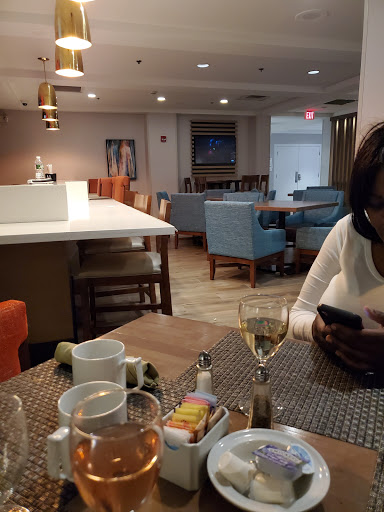 Hotel «Hilton Garden Inn Waltham», reviews and photos, 450 Totten Pond Rd, Waltham, MA 02451, USA