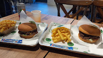 Plats et boissons du Restaurant de hamburgers SMATCH & BEEF Lyon 08 - n°3