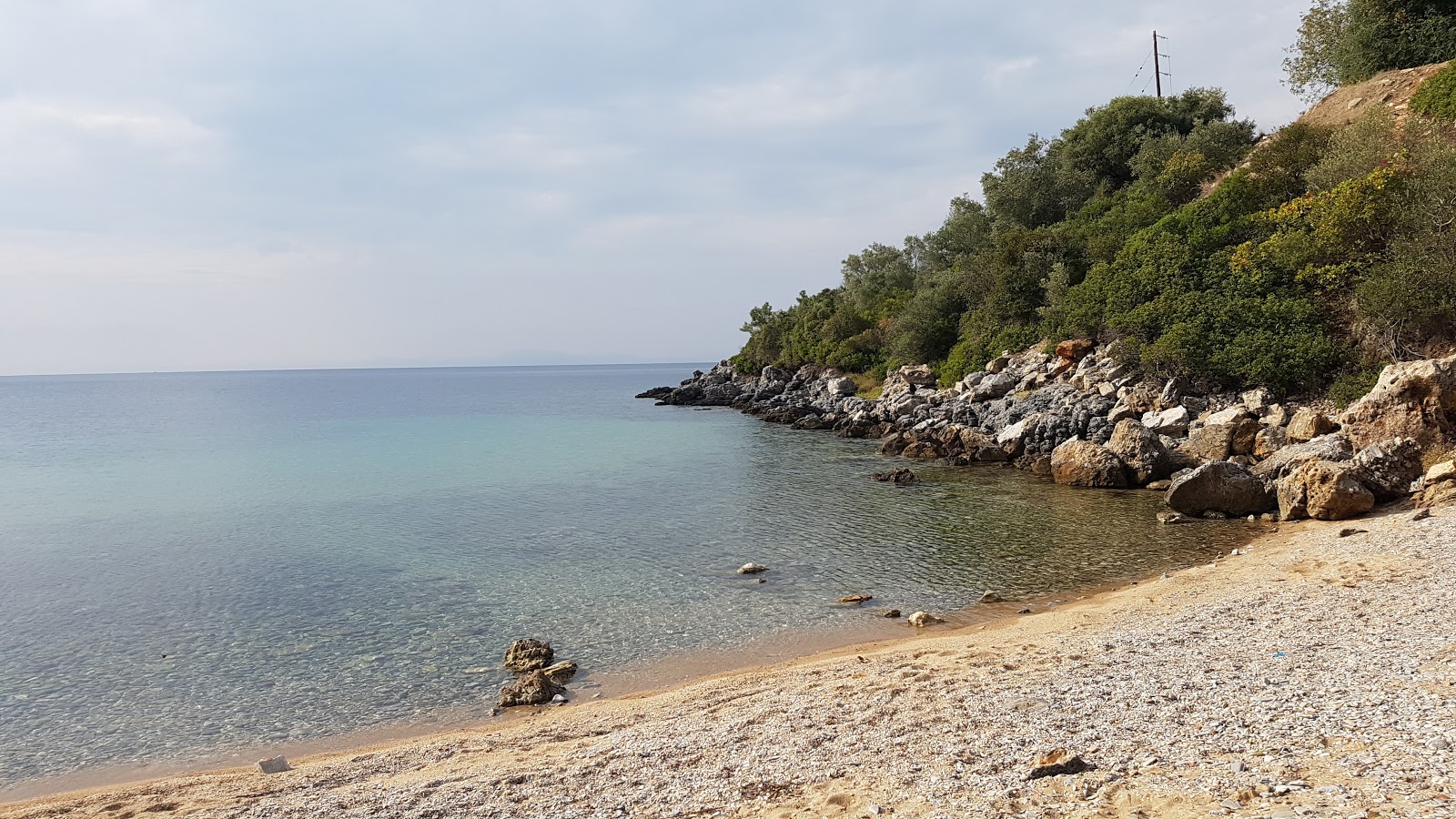 Foto de Vathia beach com alto nível de limpeza