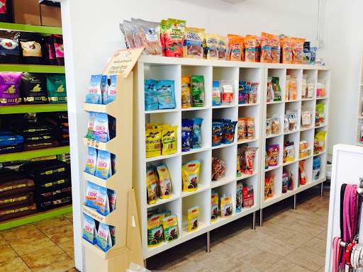 Pet Supply Store «Lucky Pet Premium Pet Food & Boutique», reviews and photos, 4115 W Olympic Blvd, Los Angeles, CA 90019, USA