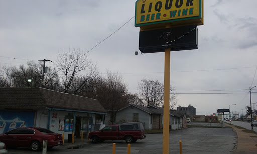 Liquor Store «Springfield Discount Liquor», reviews and photos, 1423 E Kearney St, Springfield, MO 65803, USA