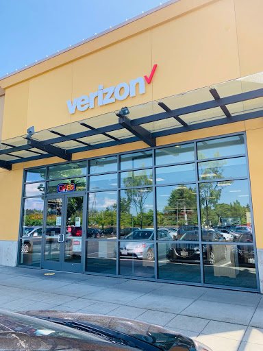 Cell Phone Store «Verizon Authorized Retailer - A Wireless», reviews and photos, 438 Ramsay Way #112, Kent, WA 98032, USA