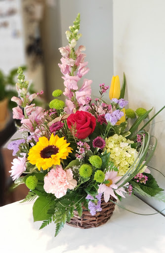 Florist «Auburn Florist», reviews and photos, 325 Southbridge St, Auburn, MA 01501, USA