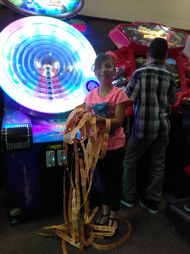 Pizza Restaurant «Round Table Pizza», reviews and photos, 5250 Faculty Ave, Lakewood, CA 90712, USA