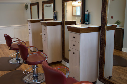 Beauty Salon «Red Cottage Salon & Spa», reviews and photos, 3974 IL-22, Long Grove, IL 60047, USA