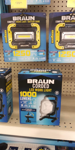 Hardware Store «Harbor Freight Tools», reviews and photos, 1349 N Blackstone Ave, Fresno, CA 93703, USA