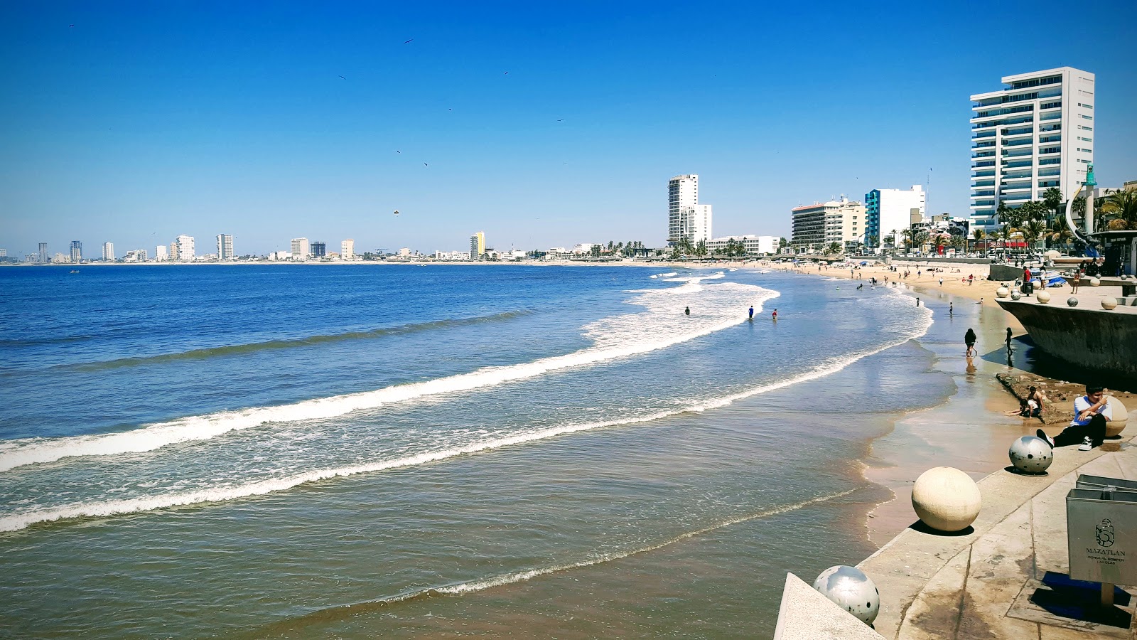 Foto von North beach mit heller sand Oberfläche