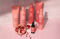 SALON 37 - Photo 8 - Car repair in Walled Lake, MI, South Lyon