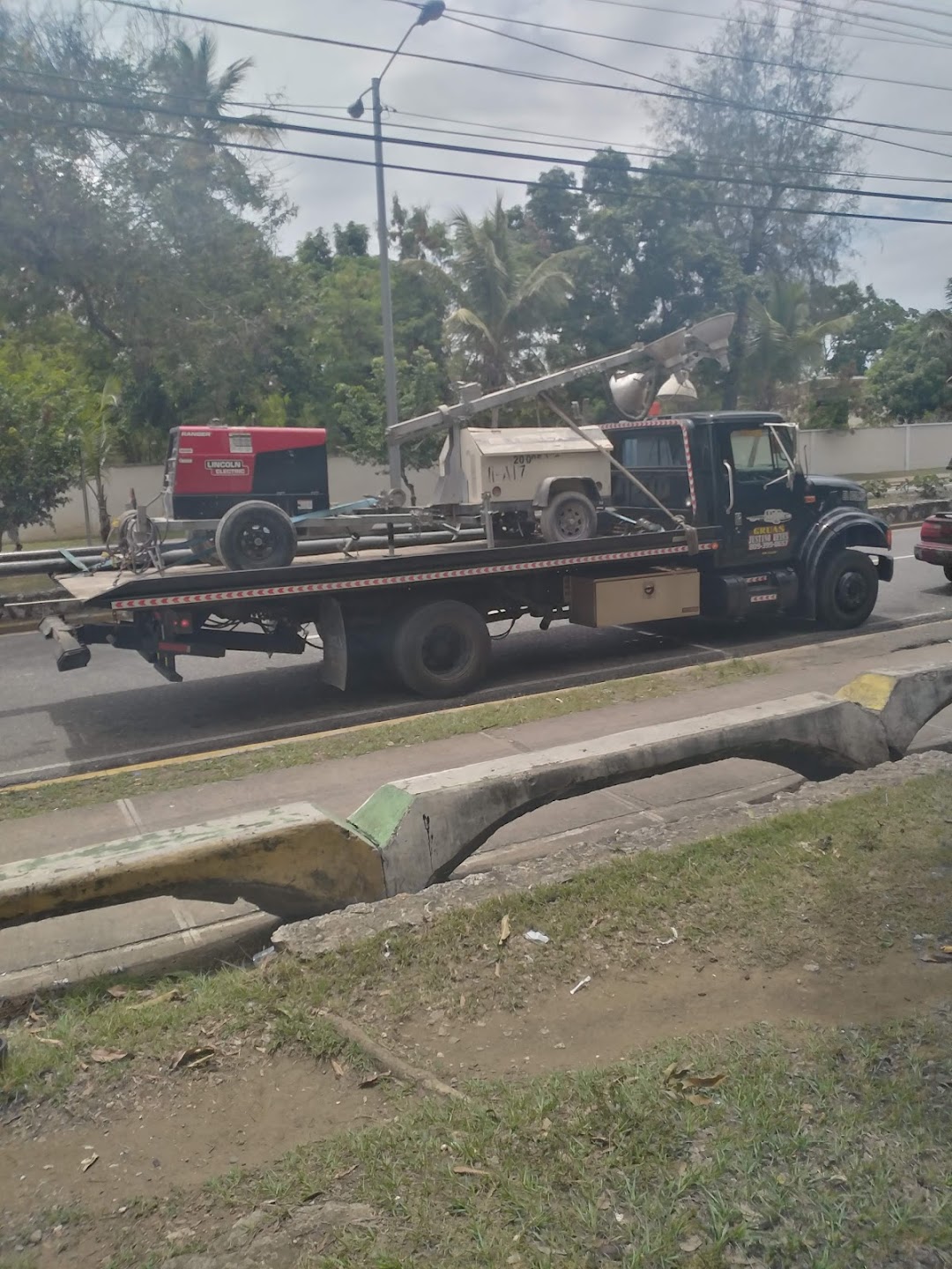 Gruas reyesaquino