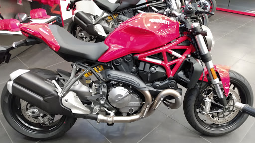 Motorcycle Dealer «GO AZ Motorcycles», reviews and photos, 16844 N Arrowhead Fountains Center Dr, Peoria, AZ 85382, USA