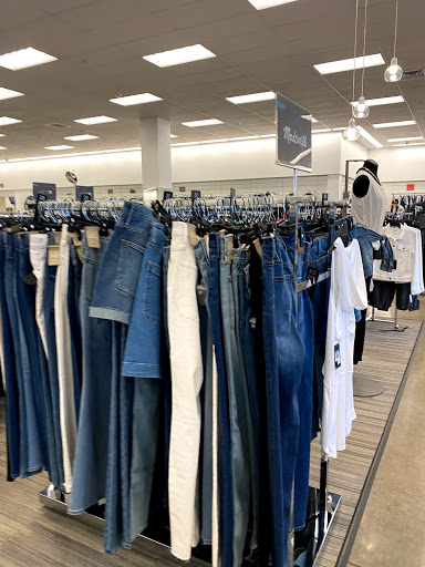 Department Store «Nordstrom Rack Perimeter Expo», reviews and photos, 1201 Hammond Dr NE, Dunwoody, GA 30346, USA