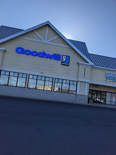 Thrift Store «Goodwill Store & Donation Center», reviews and photos, 1200 Market St, Lemoyne, PA 17043, USA