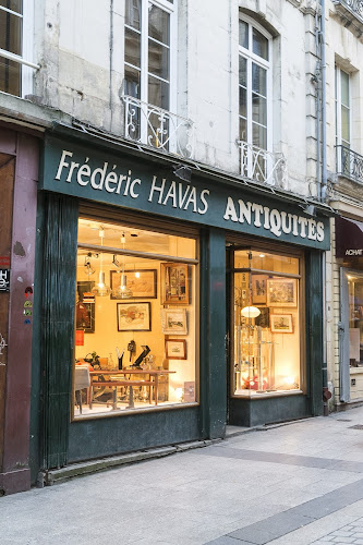 Magasin d'antiquités Havas Frédéric Caen