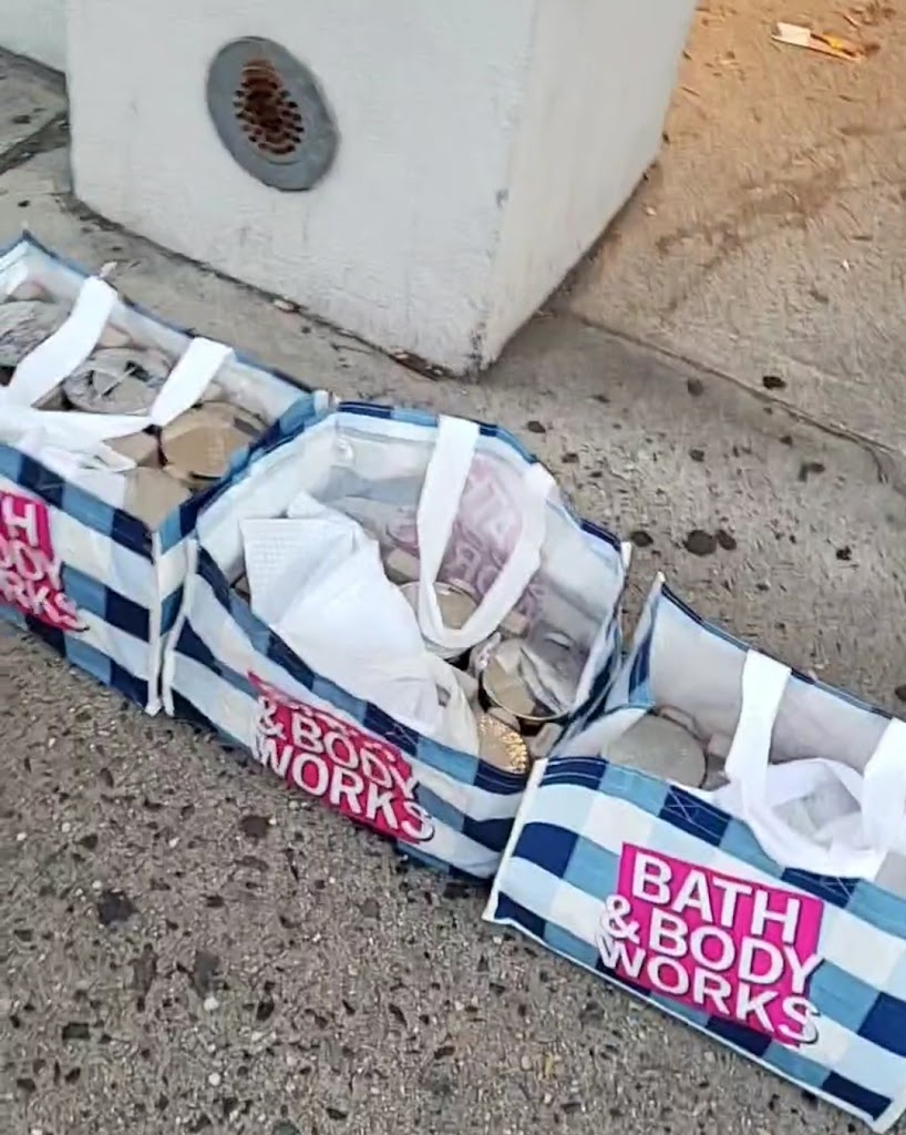 Bath & Body Works Avon, NY 11385 Services, Reviews, Hours and Contact