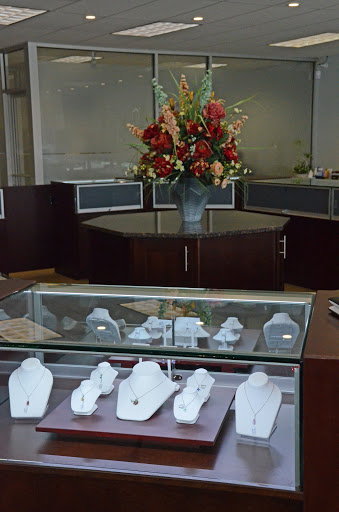 Jewelry Store «Jewelry, Gems & Design Co.», reviews and photos, 9542 W 147th St, Orland Park, IL 60462, USA