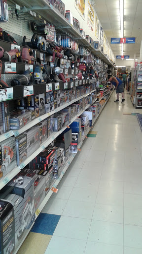 Hardware Store «Harbor Freight Tools», reviews and photos, 6272 Pearl Rd, Parma Heights, OH 44130, USA