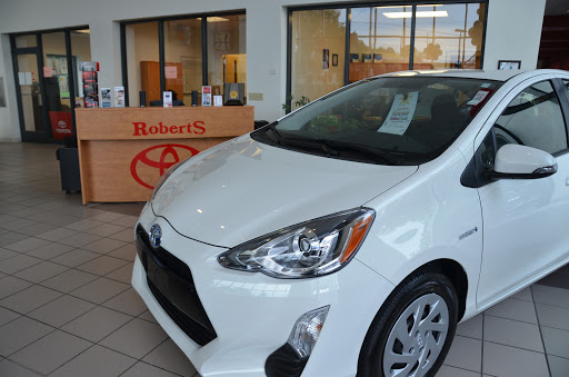 Car Dealer «Roberts Toyota», reviews and photos, 1027 Nashville Hwy, Columbia, TN 38401, USA