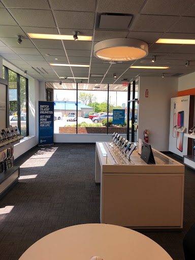 Cell Phone Store «AT&T Authorized Retailer», reviews and photos, 55 McHenry Rd, Buffalo Grove, IL 60089, USA