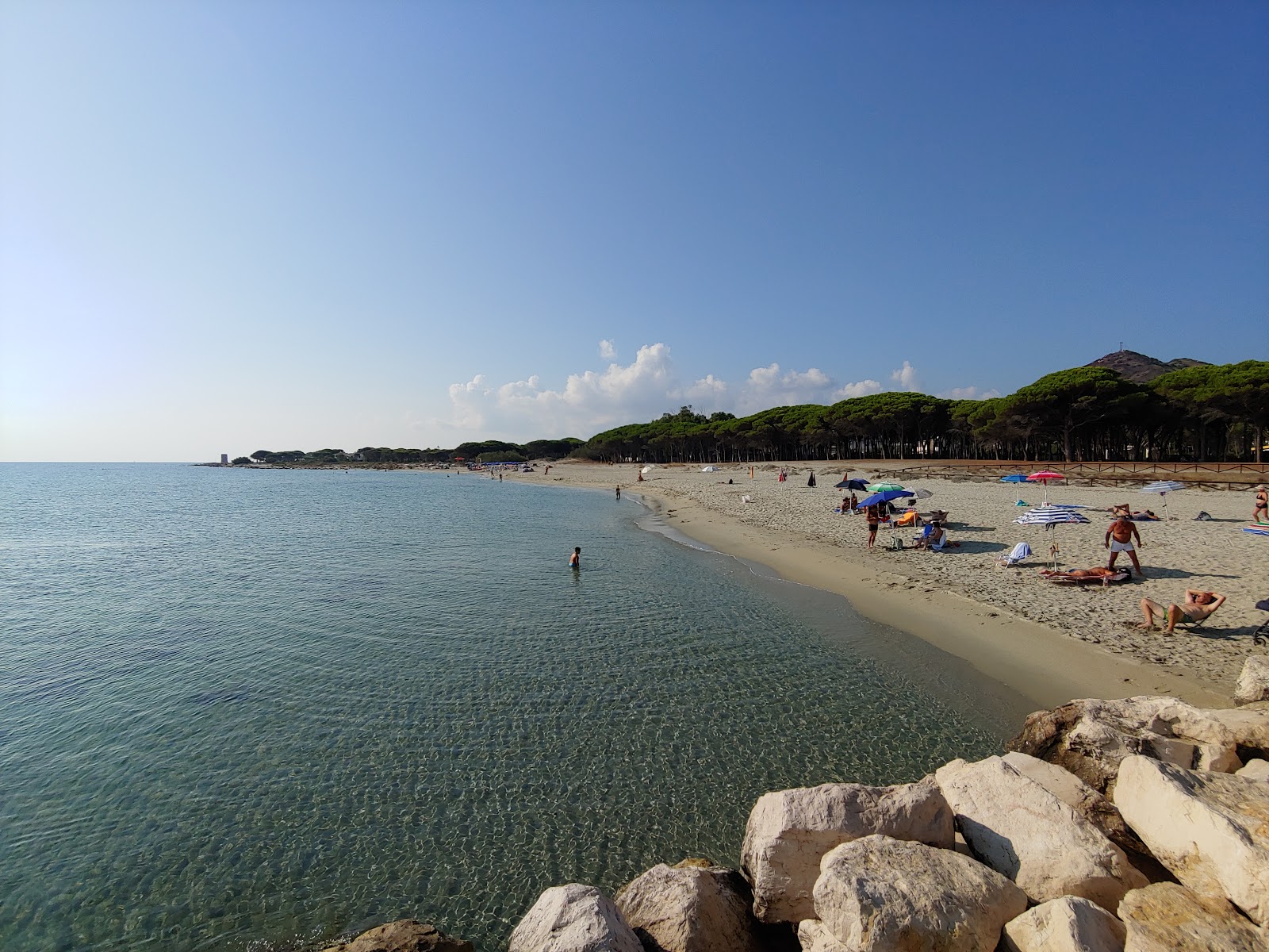 Spiaggia di San Giovanni'in fotoğrafı - rahatlamayı sevenler arasında popüler bir yer