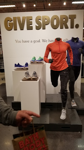 Clothing Store «Nike Factory Store», reviews and photos, 2210 Tanger Blvd #225, Gonzales, LA 70737, USA