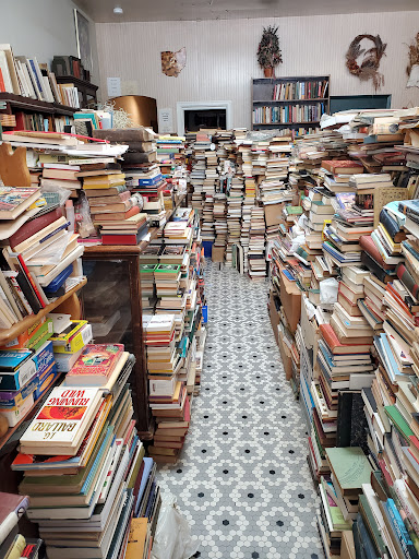 Book Store «Karen Wickliff-Books», reviews and photos, 3527 N High St, Columbus, OH 43214, USA