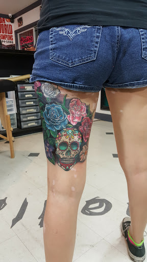 Tattoo Shop «Bloodline Tattoos», reviews and photos, 3304 Auburn St, Houston, TX 77017, USA